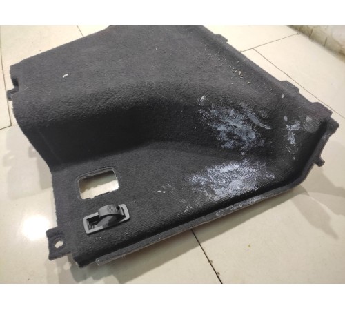 Боковая облицовка багажника(левая)