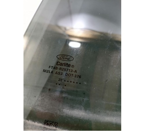 Стекло двери заднее левое