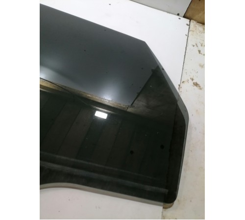 Стекло двери заднее левое