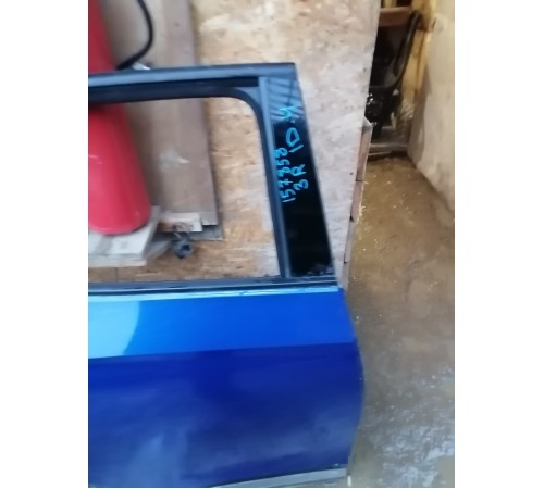 Дверь задняя правая