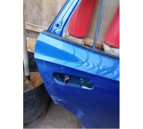 Дверь задняя правая