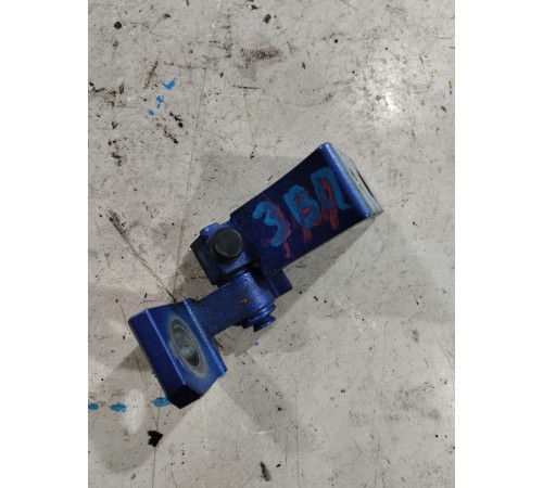 Петля двери задняя правая верхняя