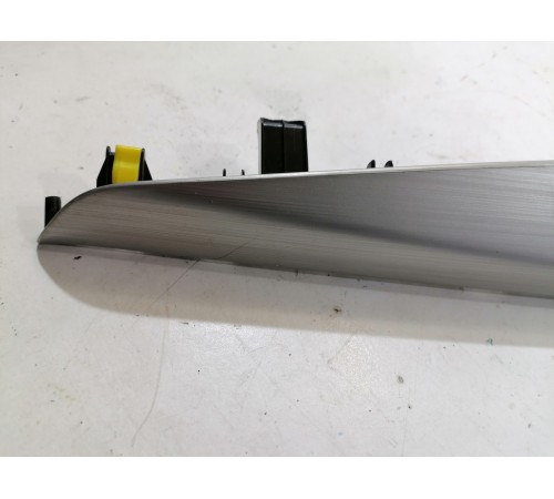 Накладка двери левая декоративная