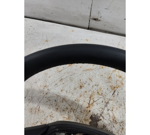 Рулевое колесо в сборе с многофункциональными кнопками