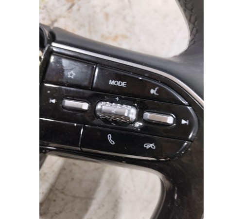 Рулевое колесо в сборе с многофункциональными кнопками