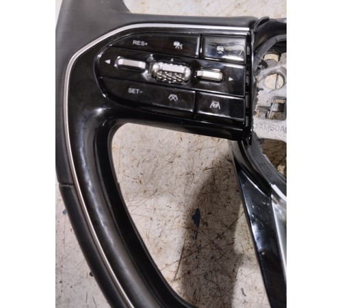 Рулевое колесо в сборе с многофункциональными кнопками