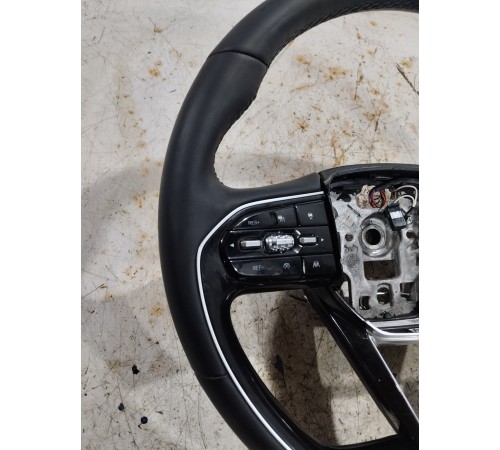 Рулевое колесо в сборе с многофункциональными кнопками