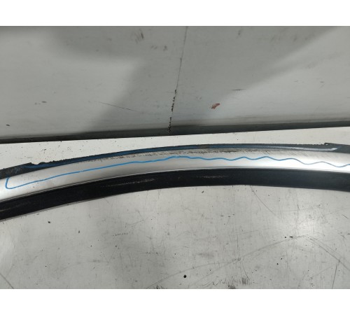 Уплотнитель стекла двери (передний левый)