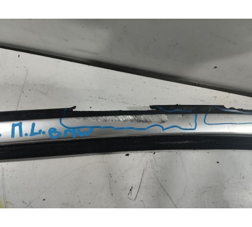 Уплотнитель стекла двери (передний левый)