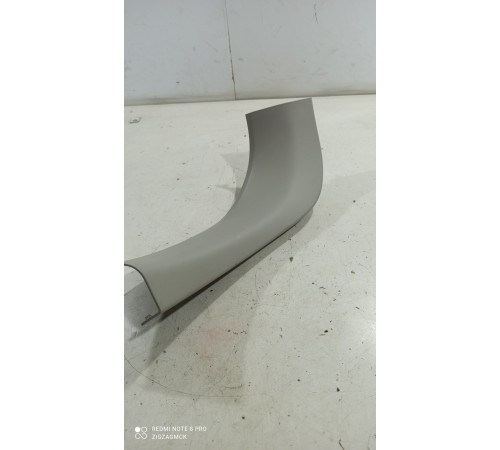 Обшивка двери багажника (левая)