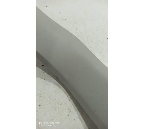 Обшивка двери багажника (левая)