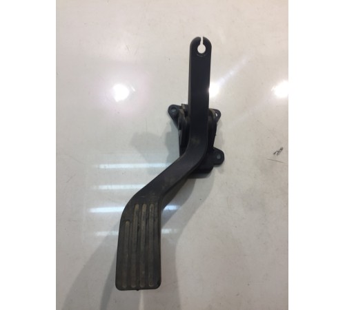 Педаль акселератора