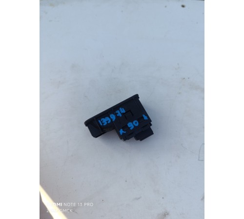 Кнопка стеклоподъемника задняя правая