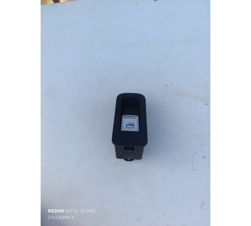 Кнопка стеклоподъемника задняя правая