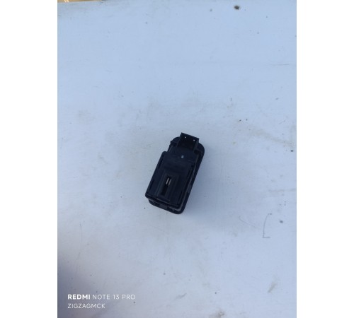 Кнопка стеклоподъемника задняя правая