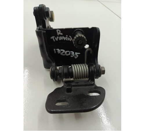 Ролик сдвижной двери правый средний