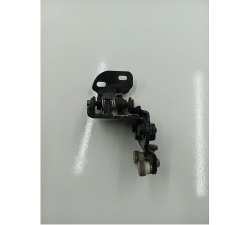 Ролик сдвижной двери правый средний