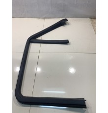 Молдинг рамы окна двери (внутренний, задний, правый)