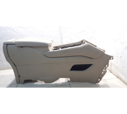 Центральная консоль с подлокотником