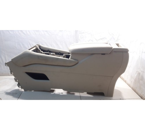 Центральная консоль с подлокотником