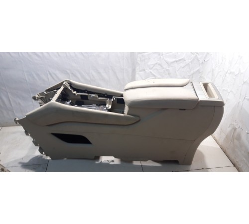 Центральная консоль с подлокотником