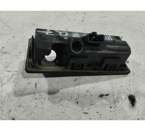 Кнопка открывания багажника