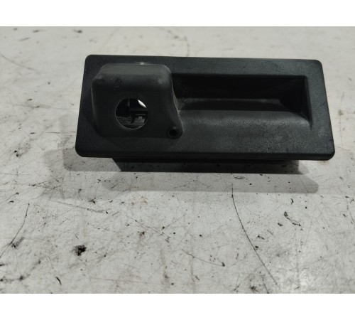 Кнопка открывания багажника