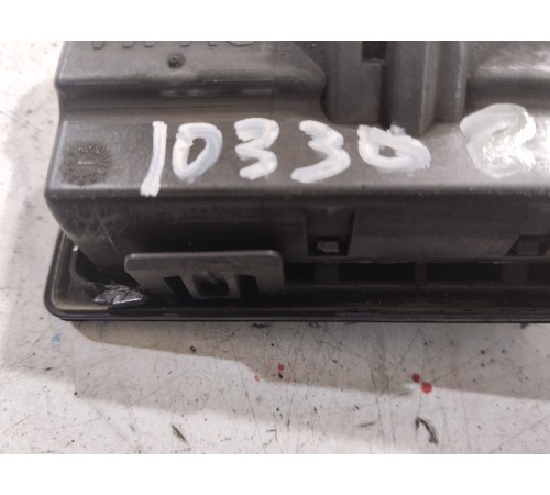 Кнопка открывания багажника