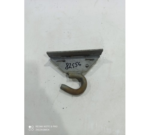 Крюк буксировочный