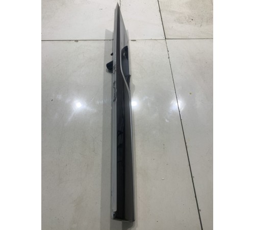 Накладка обшивки двери декоративная(задняя правая внутренняя)