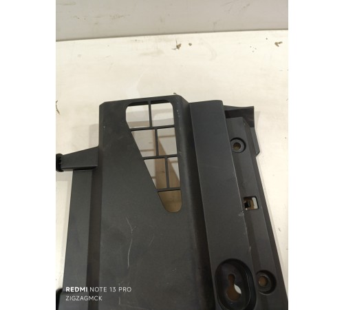 Накладка торпедо нижняя правая