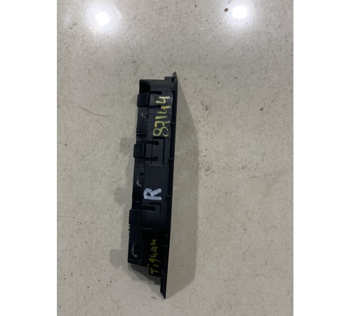 Воздушный дефлектор (накладка) правая