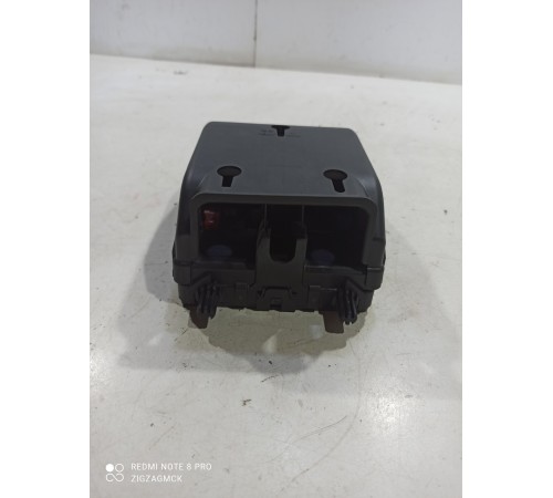 Блок предохранителей и реле