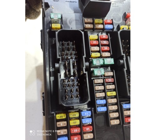 Блок предохранителей и реле