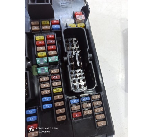 Блок предохранителей и реле