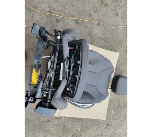 Сиденье переднее левое