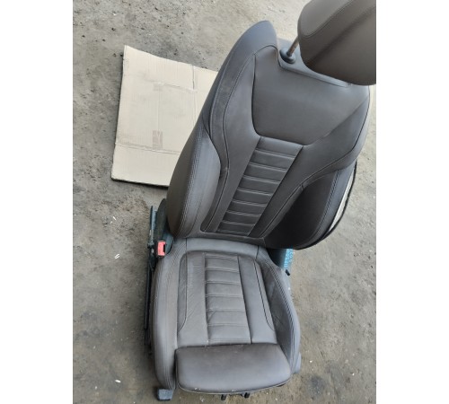 Сиденье переднее левое