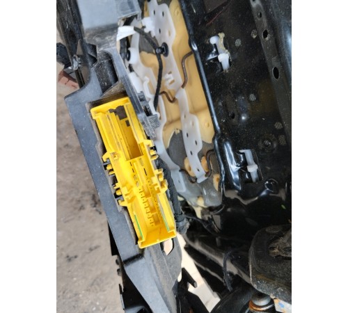 Сиденье переднее левое