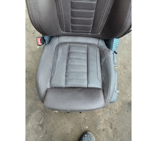 Сиденье переднее левое