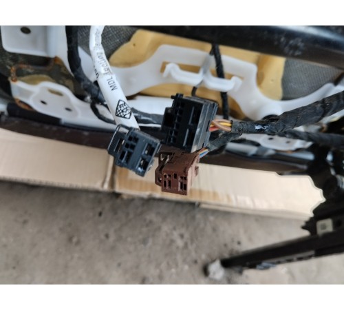 Сиденье переднее левое