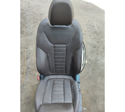 Сиденье переднее левое