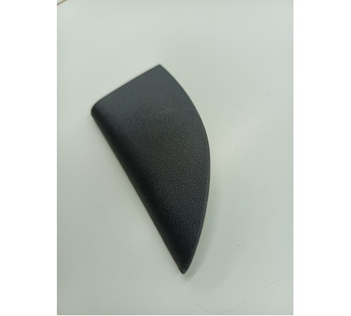 Накладка пластик передняя левая