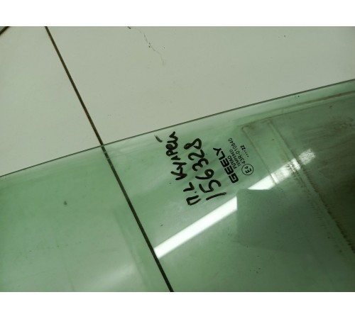 Стекло двери переднее левое