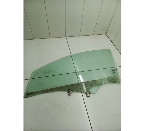 Стекло двери переднее левое