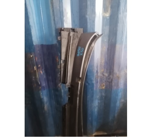 Водосток лобового стекла жабо