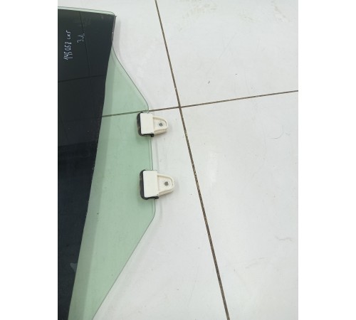 Стекло двери заднее левое