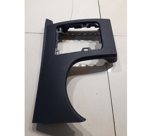 Накладка торпедо левая