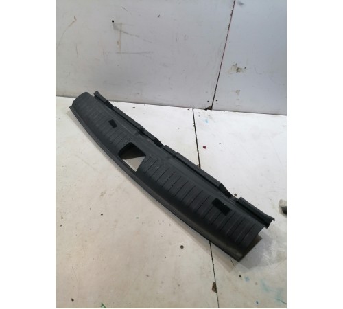 Обшивка панели багажника