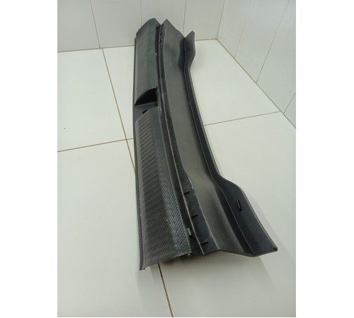 Обшивка задней панели багажника