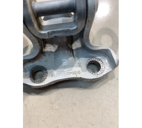 Петля двери (задня, правая, верхняя)